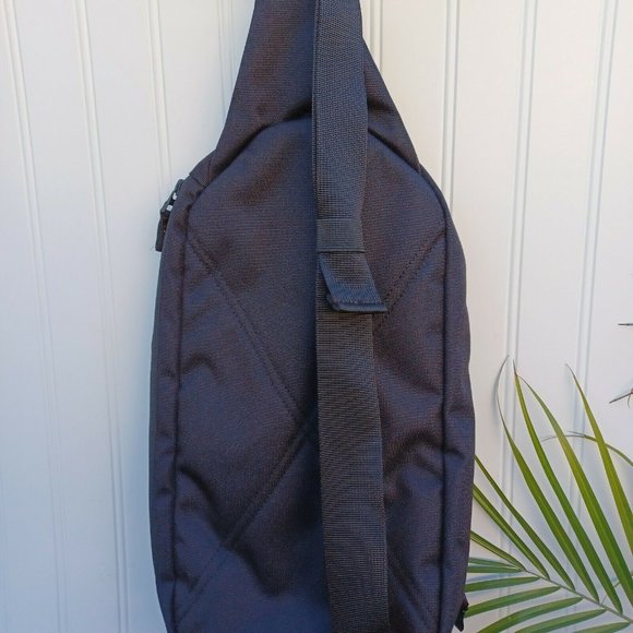 Timbuk2 Vapor Sling Crossbody Bag Black New Padded Pockets Tote One Shoulder - Picture 7 of 9